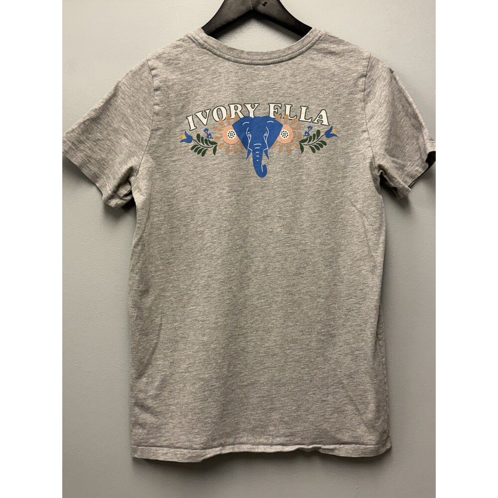 Ivory Ella Gray Graphic Pocket T-Shirt Blue Elephant Floral Back Size Medium